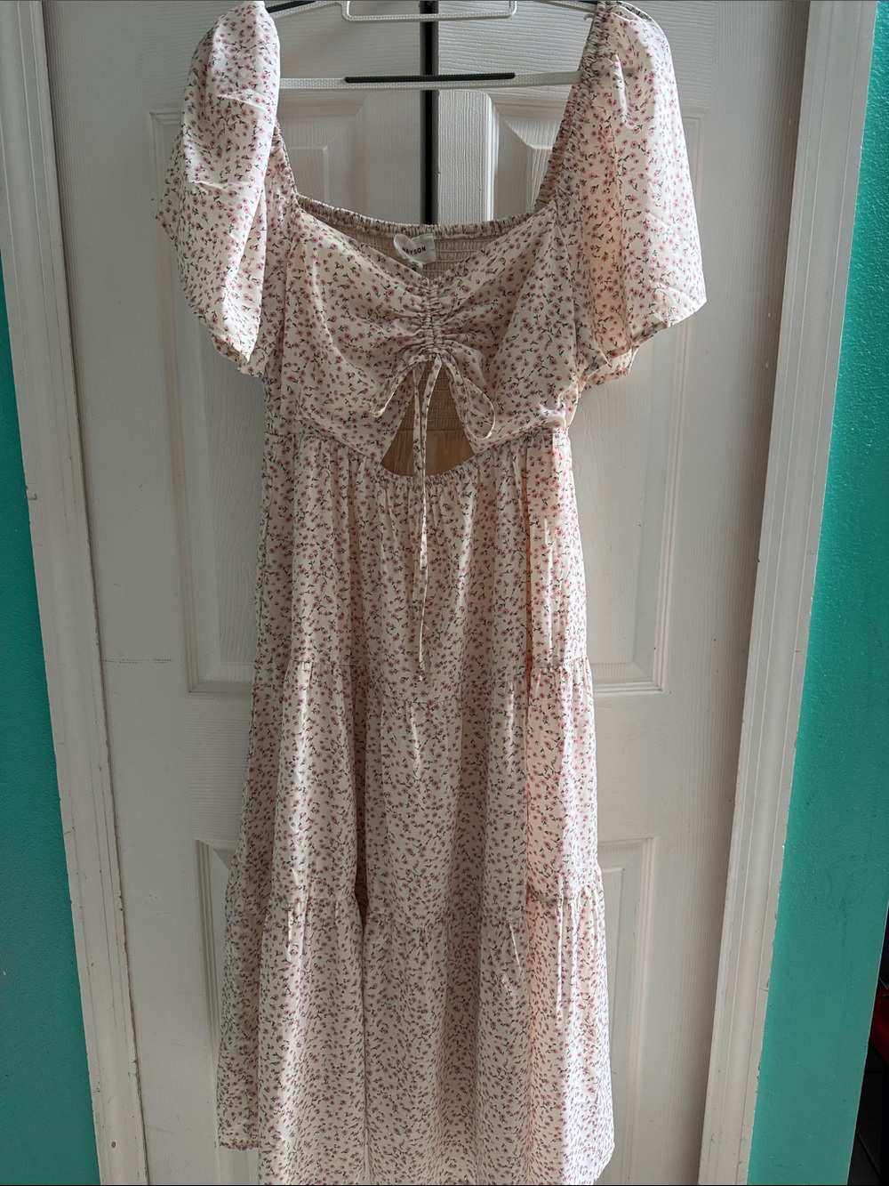 Cutest Summer Dress!! By Heyson!!
